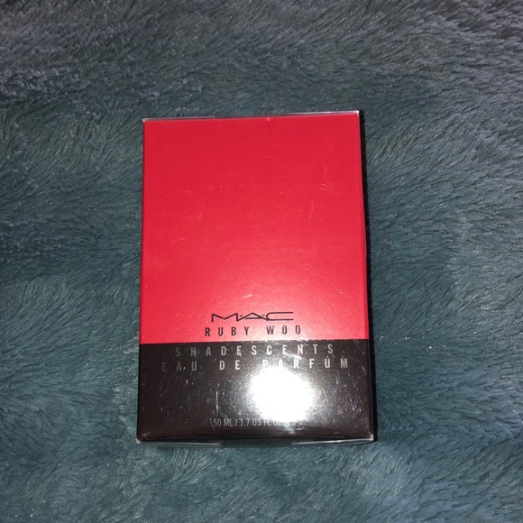 mac ruby woo perfume